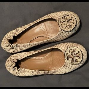 SOLD Tory Burch - snake skin flats